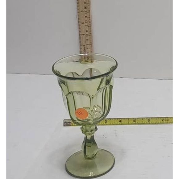 4 set of Green crystal glass goblets - Picture 3 of 4